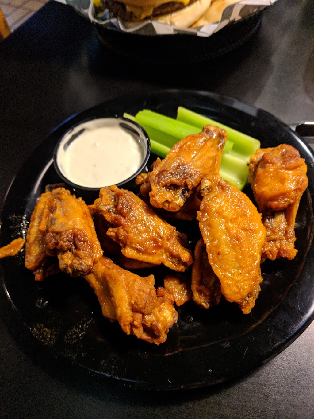 Duffs Famous Wings | 3090 Orchard Park Rd, Buffalo, NY 14224, USA | Phone: (716) 674-7212