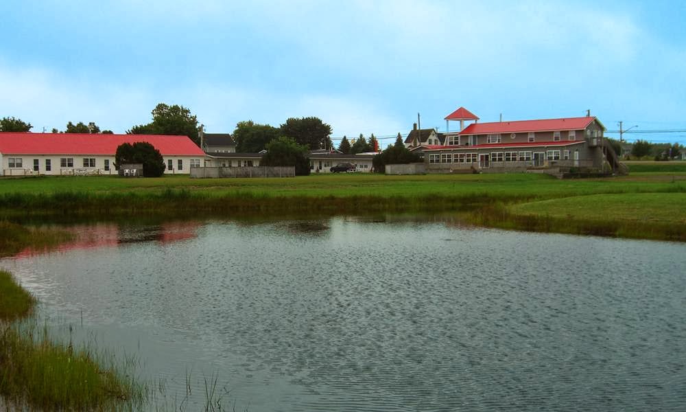The Waterfront Motel | 1584 NB-133, Grand-Barachois, NB E4P 8H2, Canada | Phone: (506) 351-0344