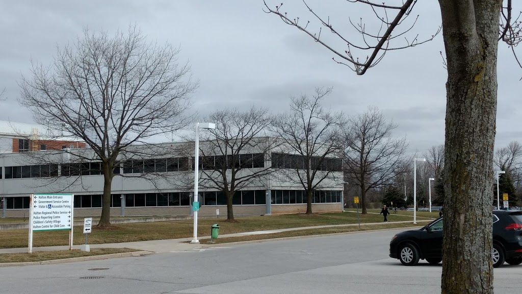 Halton Regional Police Service | 2485 North Service Rd W, Oakville, ON L6M 3H8, Canada | Phone: (905) 825-4777