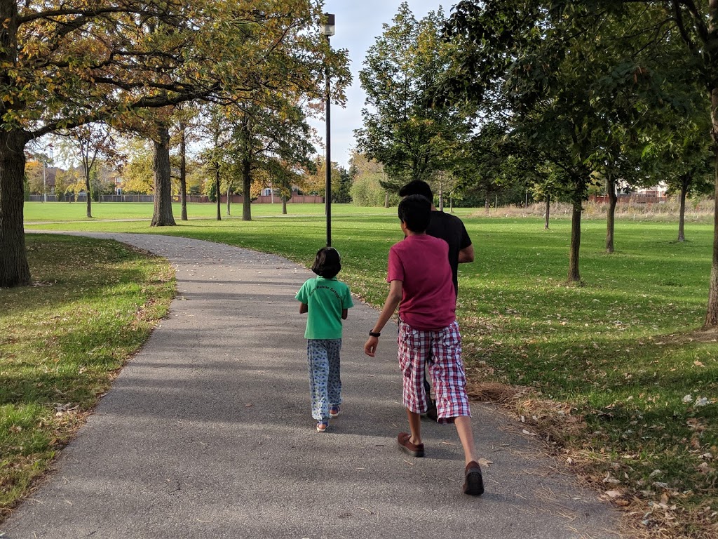 Ashgate Park | 737 Queensbridge Dr, Mississauga, ON L5C 3T3, Canada | Phone: (416) 338-4386