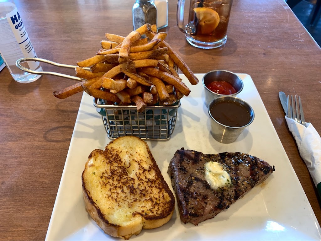 Pazzers Pub | 5032 16 Ave NW #1, Calgary, AB T3B 0N3, Canada | Phone: (403) 286-1500
