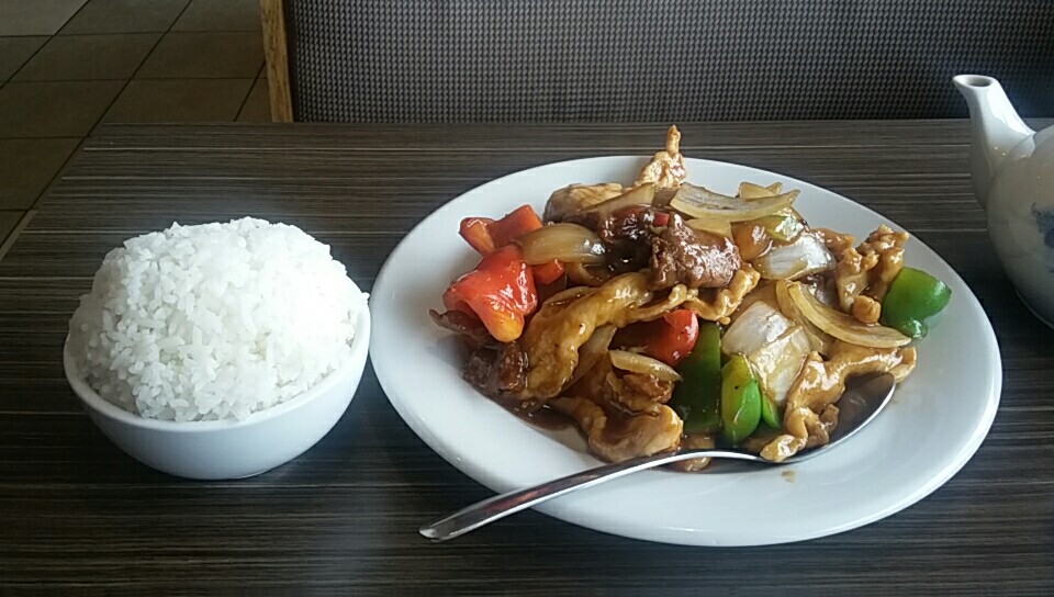 Jade Yis Kitchen | 1027 Teron Rd, Kanata, ON K2K 1R2, Canada | Phone: (613) 592-2711