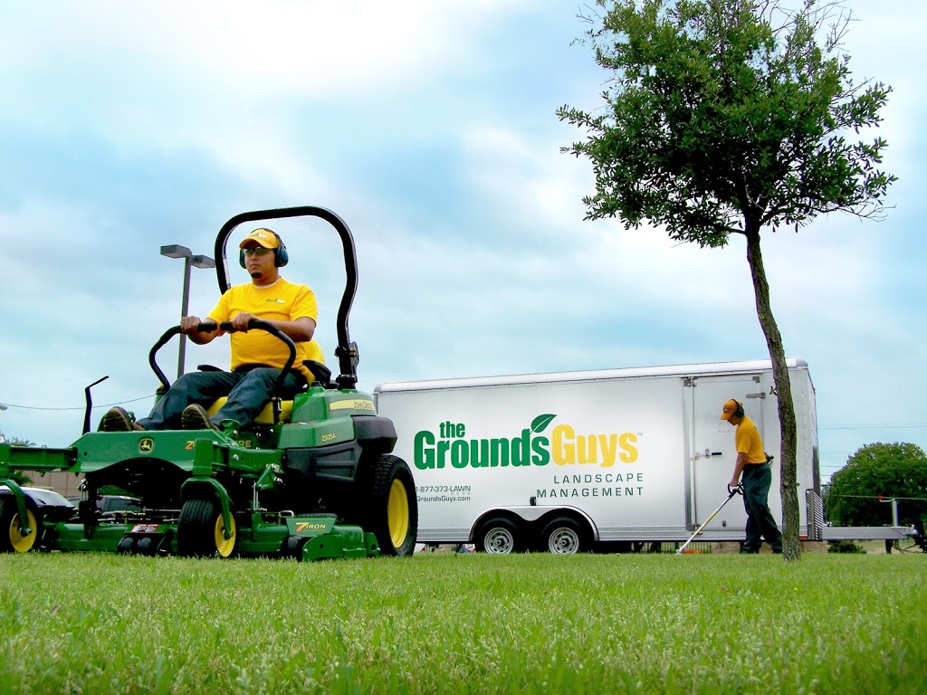 The Grounds Guys of Niagara | 4500 Queen St, Niagara Falls, ON L2E 6V2, Canada | Phone: (289) 277-0543