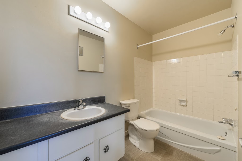 Marlborough Manor | 14535 54 St NW, Edmonton, AB T5A 3R4, Canada | Phone: (780) 415-5549