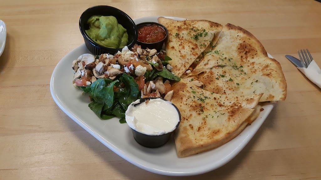 Boston Pizza | 3-37 Cottonwood Dr, Blackfalds, AB T0M 0J0, Canada | Phone: (403) 885-7771