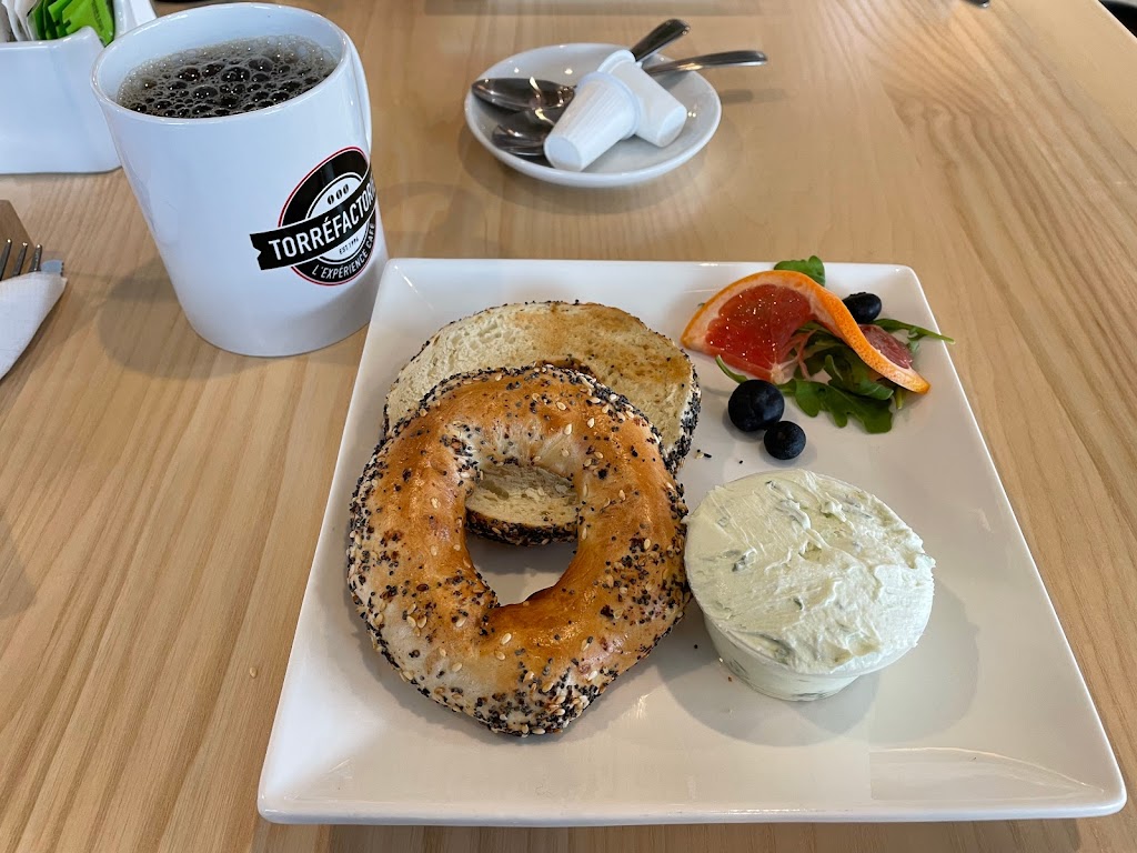 Station BAGEL & CAFÉ | 707 Chem. dOka, Deux-Montagnes, QC J7R 1L6, Canada | Phone: (450) 491-7942