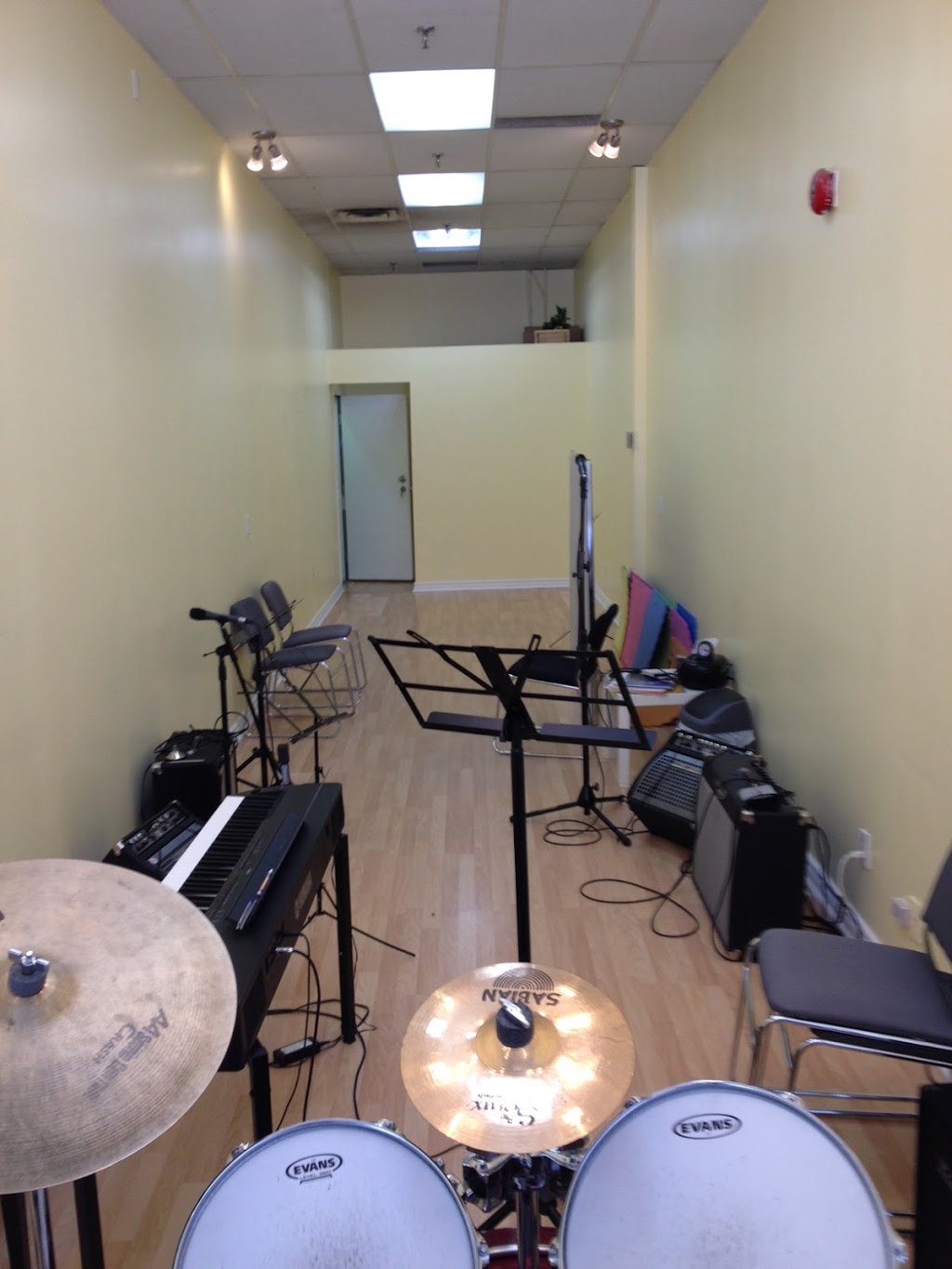 The Music Studio | 6 Burnhamthorpe Rd, Etobicoke, ON M9A 5C9, Canada | Phone: (416) 234-9268