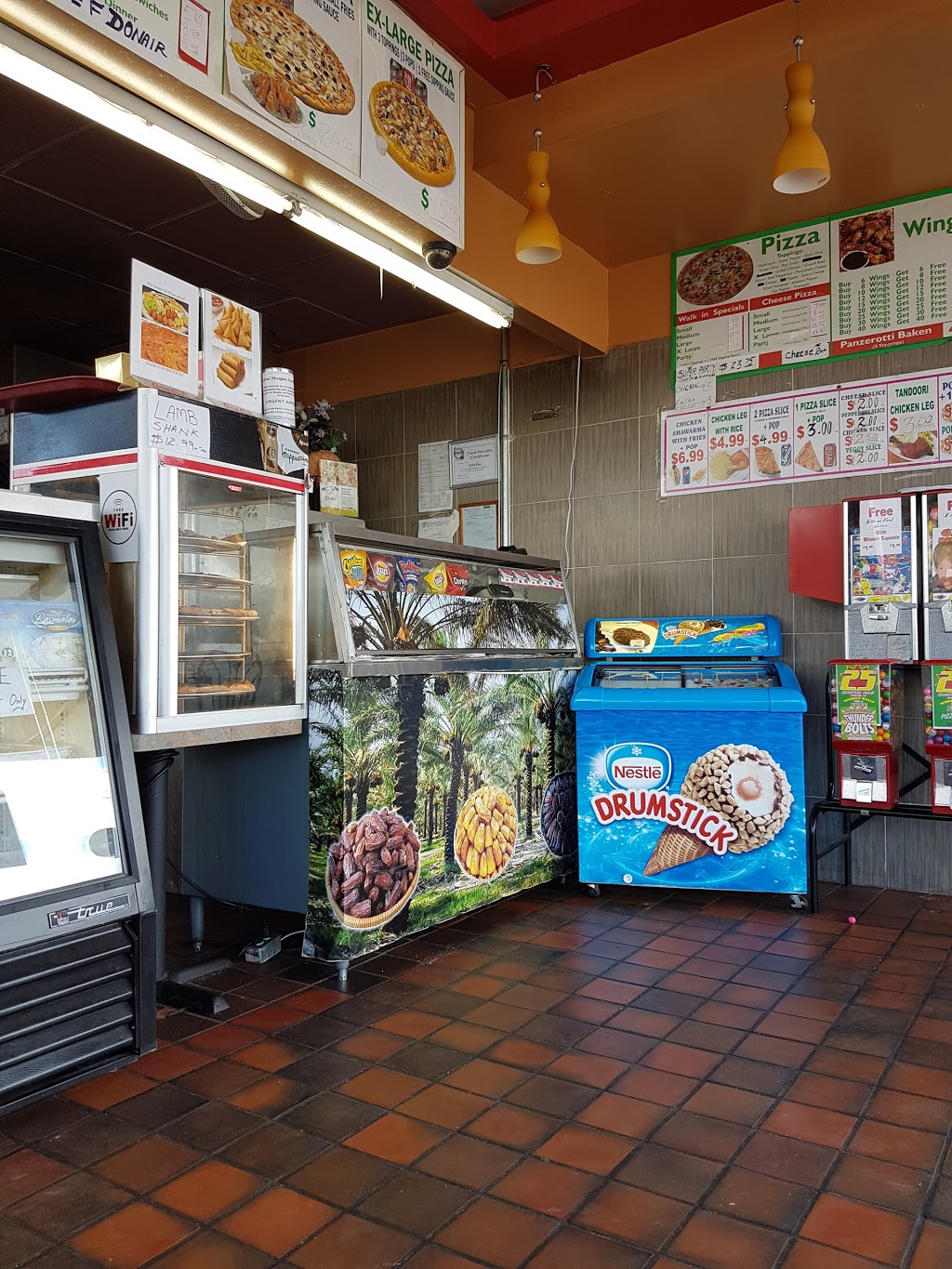 Zam Zam Pizza | 2655 Lawrence Ave E, Scarborough, ON M1P 2S2, Canada | Phone: (416) 288-1616