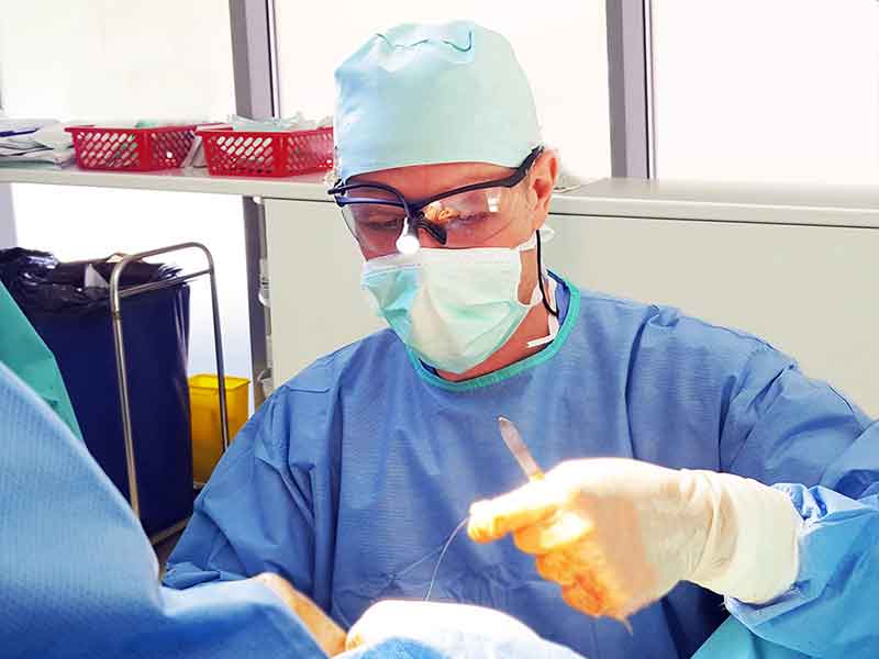 Dr Edouard Coeugniet | Chirurgien plasticien Plastic Surgeon | F | doctor | 1506 Avenue du Docteur-Penfield, Montréal, QC H3G 1B9, Canada | 5147367792 OR +1 514-736-7792