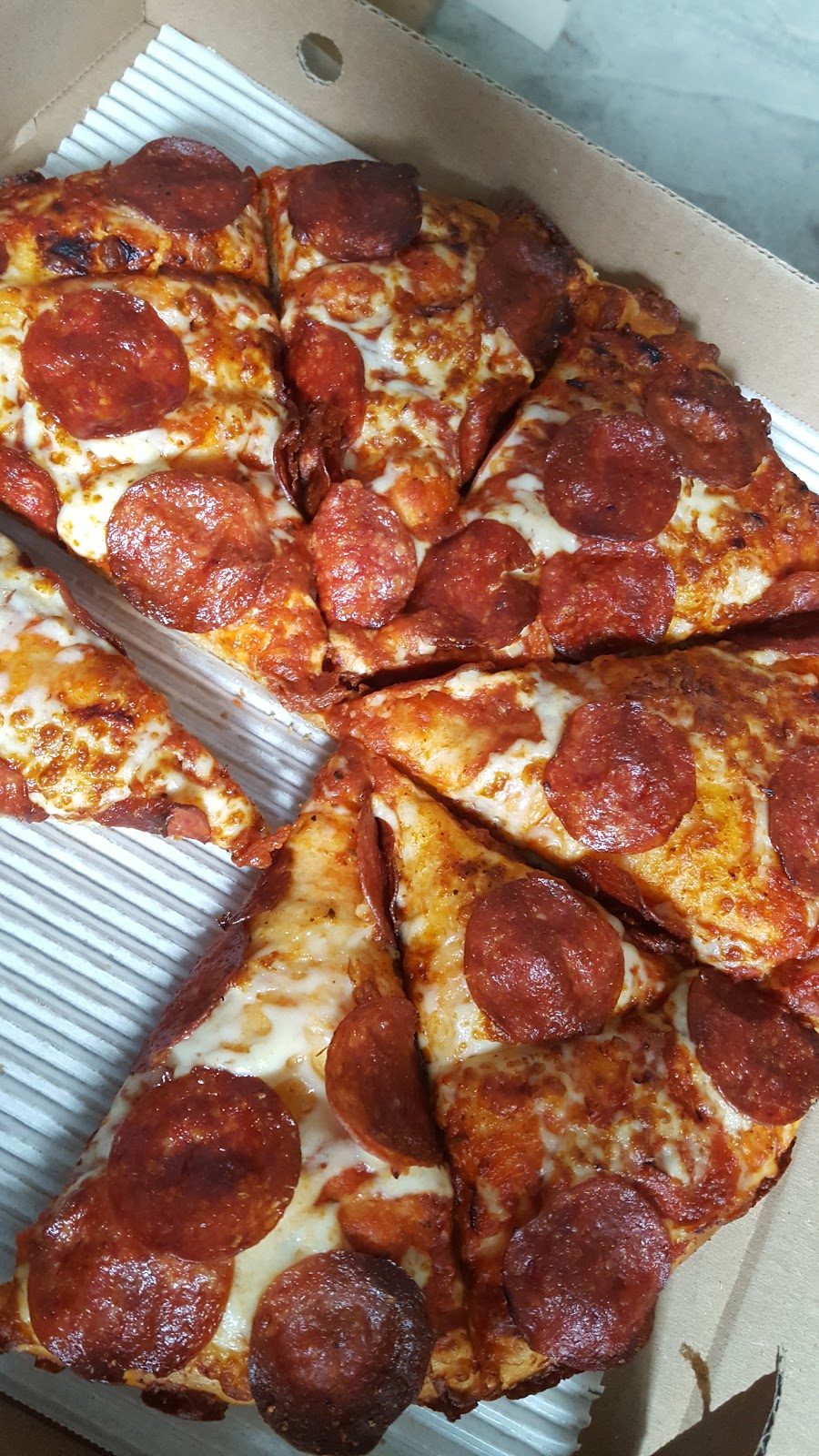 Pizza Hut | 292 Stone Rd W Unit 6, Guelph, ON N1G 3C4, Canada | Phone: (519) 821-2260