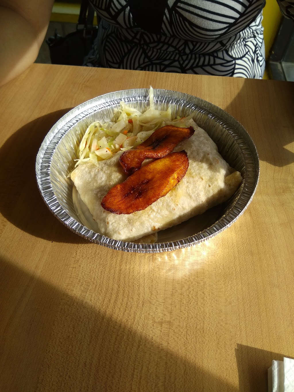Fishys Tropical Grill | 556 Montréal Rd, Ottawa, ON K1K 0T9, Canada | Phone: (613) 746-5600
