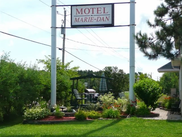 Motel Marie-Dan | 311 Rue des Bouleaux, Sainte-Eulalie, QC G0Z 1E0, Canada | Phone: (819) 225-4604