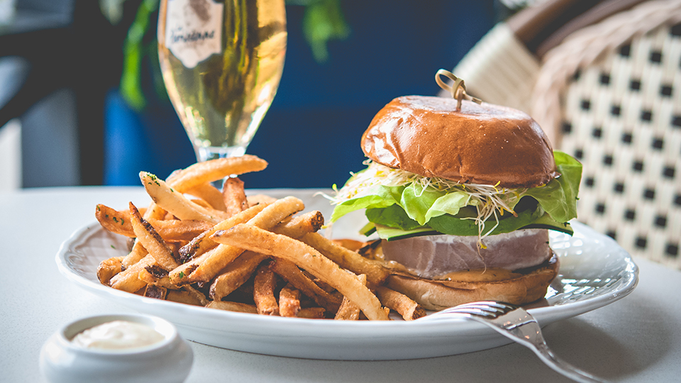 Café du Théâtre - Brasserie Française | 6000 Boulevard Rome, Brossard, QC J4Y 0B6, Canada | Phone: (450) 676-2211