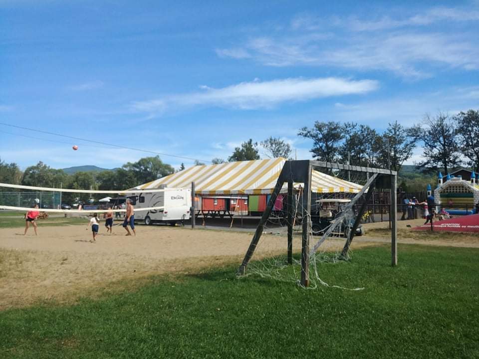 Camping au Bord de la Rivière | 1520 Bd de Comporté, La Malbaie, QC G5A 1M8, Canada | Phone: (418) 665-9999