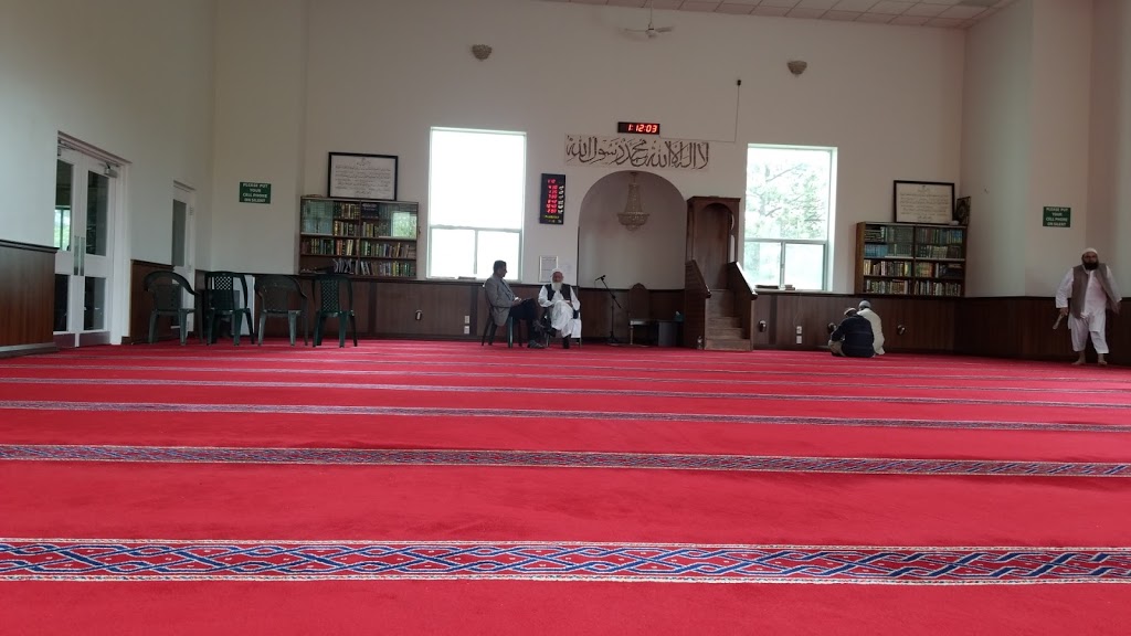 Jame Makki Masjid | 8450 Torbram Rd, Brampton, ON L6T 4M9, Canada | Phone: (905) 458-8778