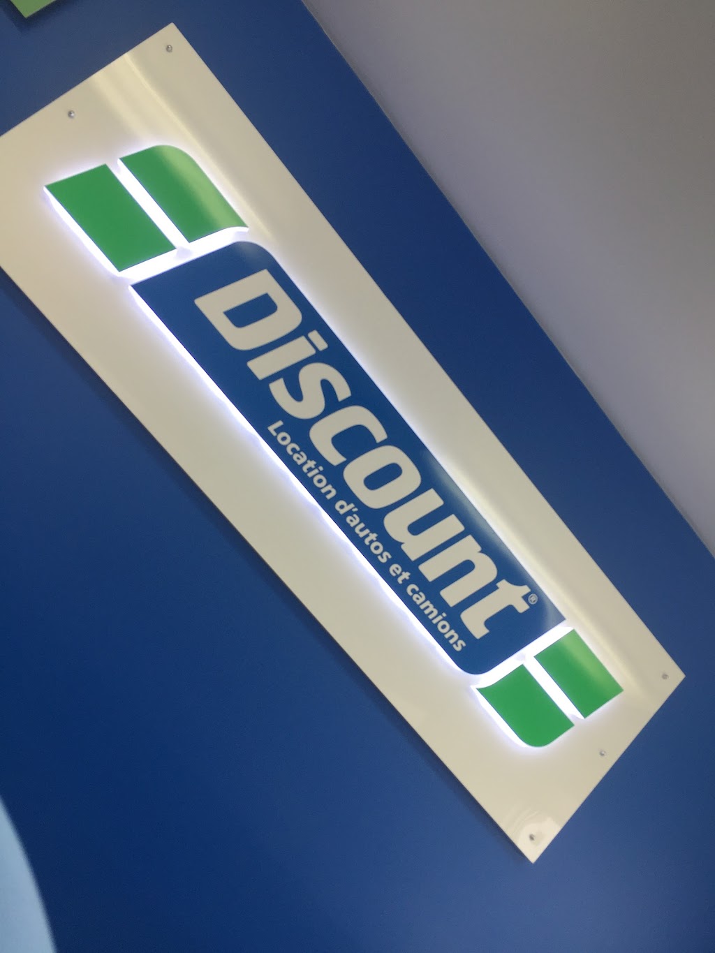 Discount Location dautos et camions | 9130 Boul Langelier, Saint-Léonard, QC H1P 2E1, Canada | Phone: (514) 326-8834