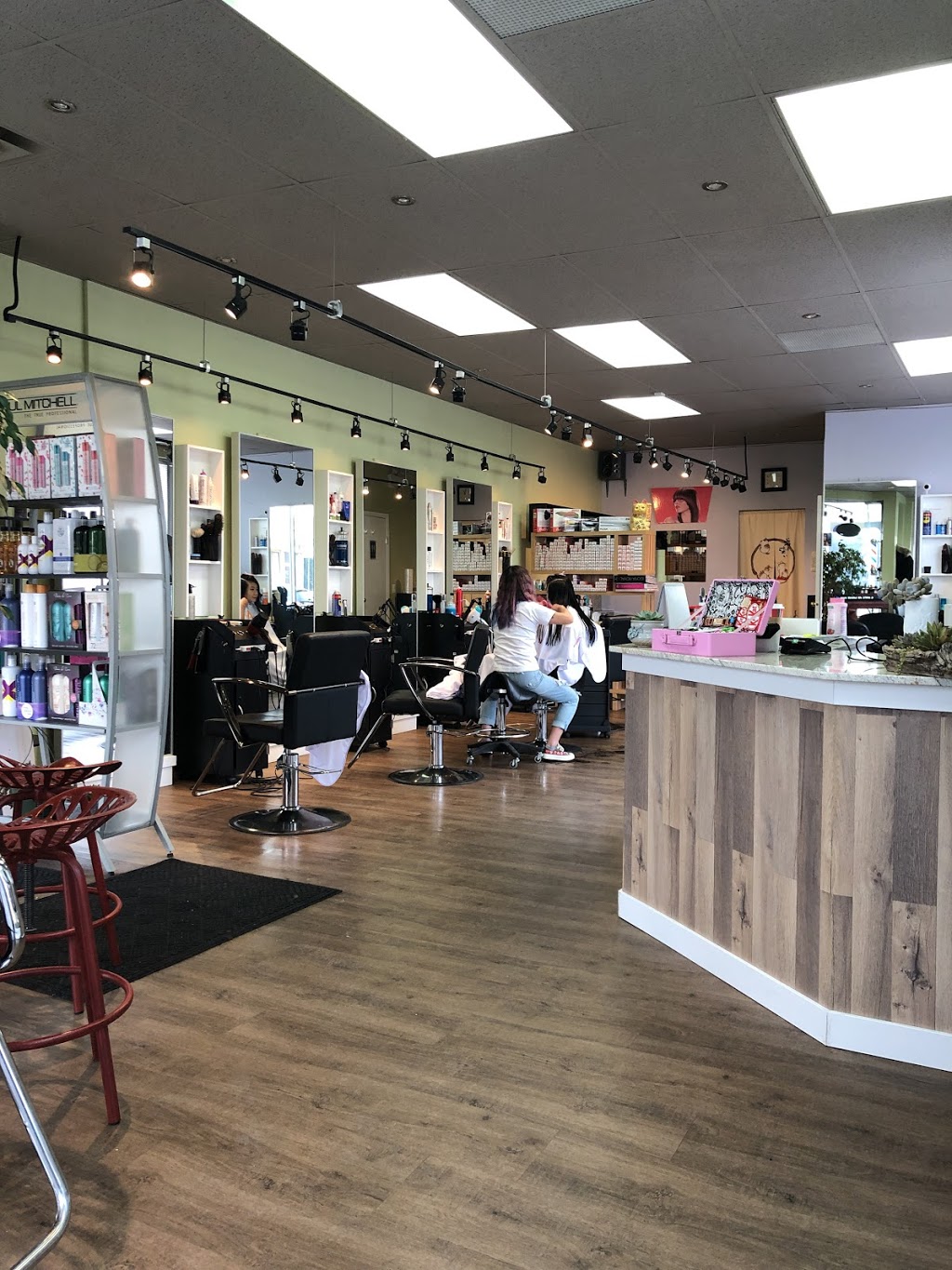 MAGIC MIRROR HAIR STUDIO | 218 2066 18 Ave NE, Calgary, AB T2E 8N5, Canada | Phone: (403) 717-4337