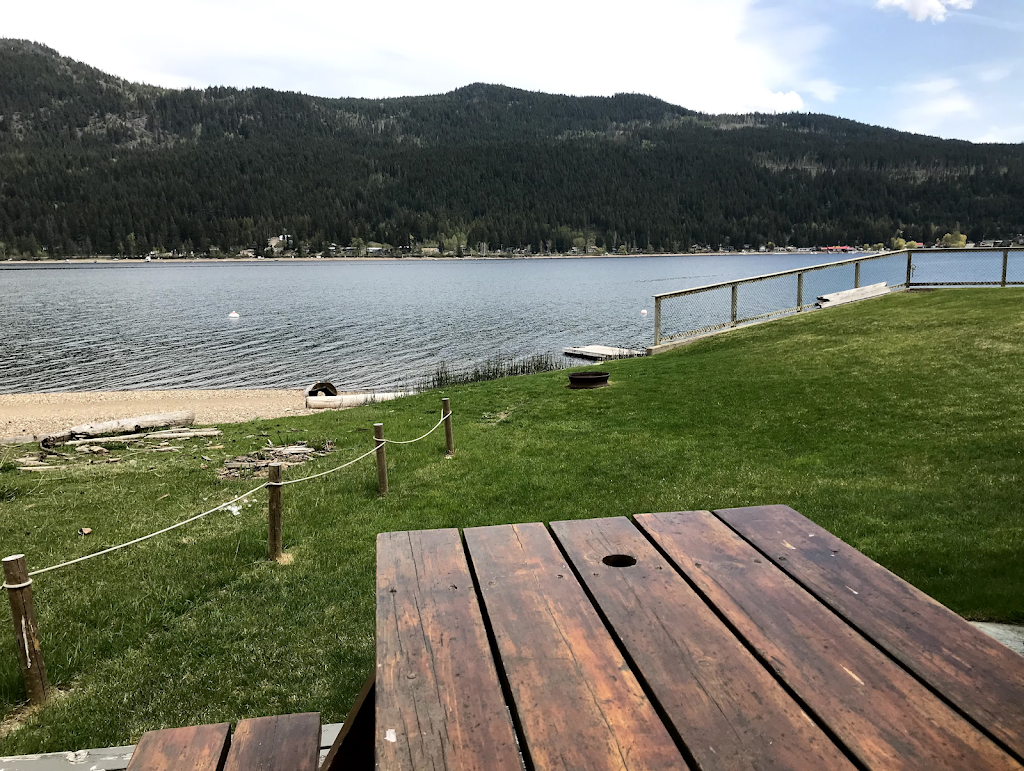 Blindbay Vacations | 2461 Blind Bay Rd, Blind Bay, BC V0E 1H2, Canada | Phone: (250) 675-3281