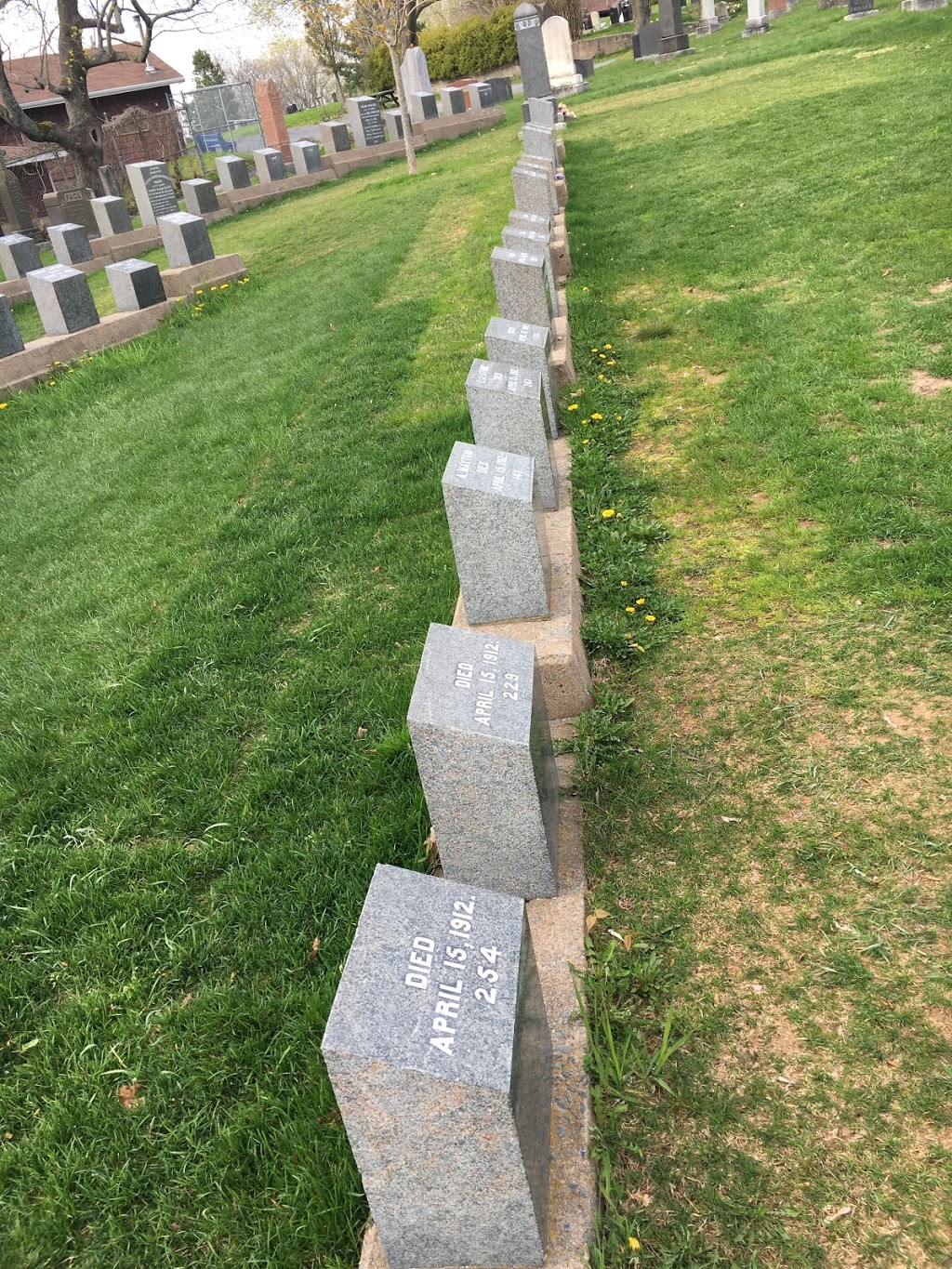 Fairview Lawn Cemetery | 3720 Windsor St, Halifax, NS B3J 3A5, Canada | Phone: (902) 490-4883