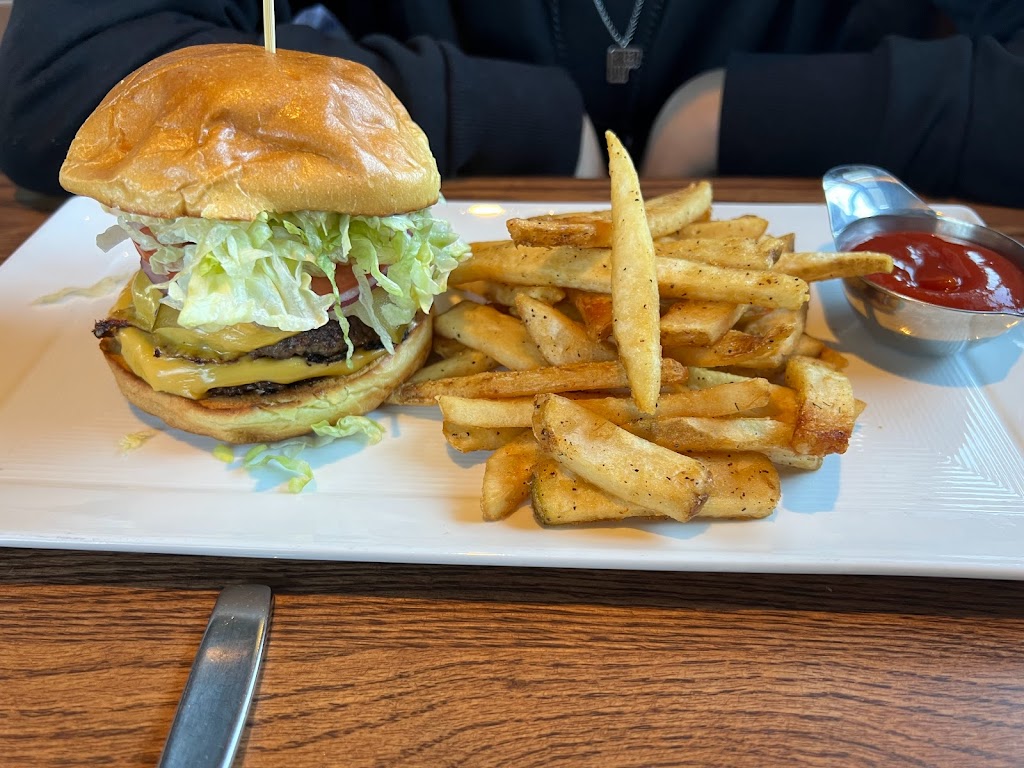 State & Main | 1880 Ogilvie Rd, Gloucester, ON K1J 7P4, Canada | Phone: (613) 656-4900