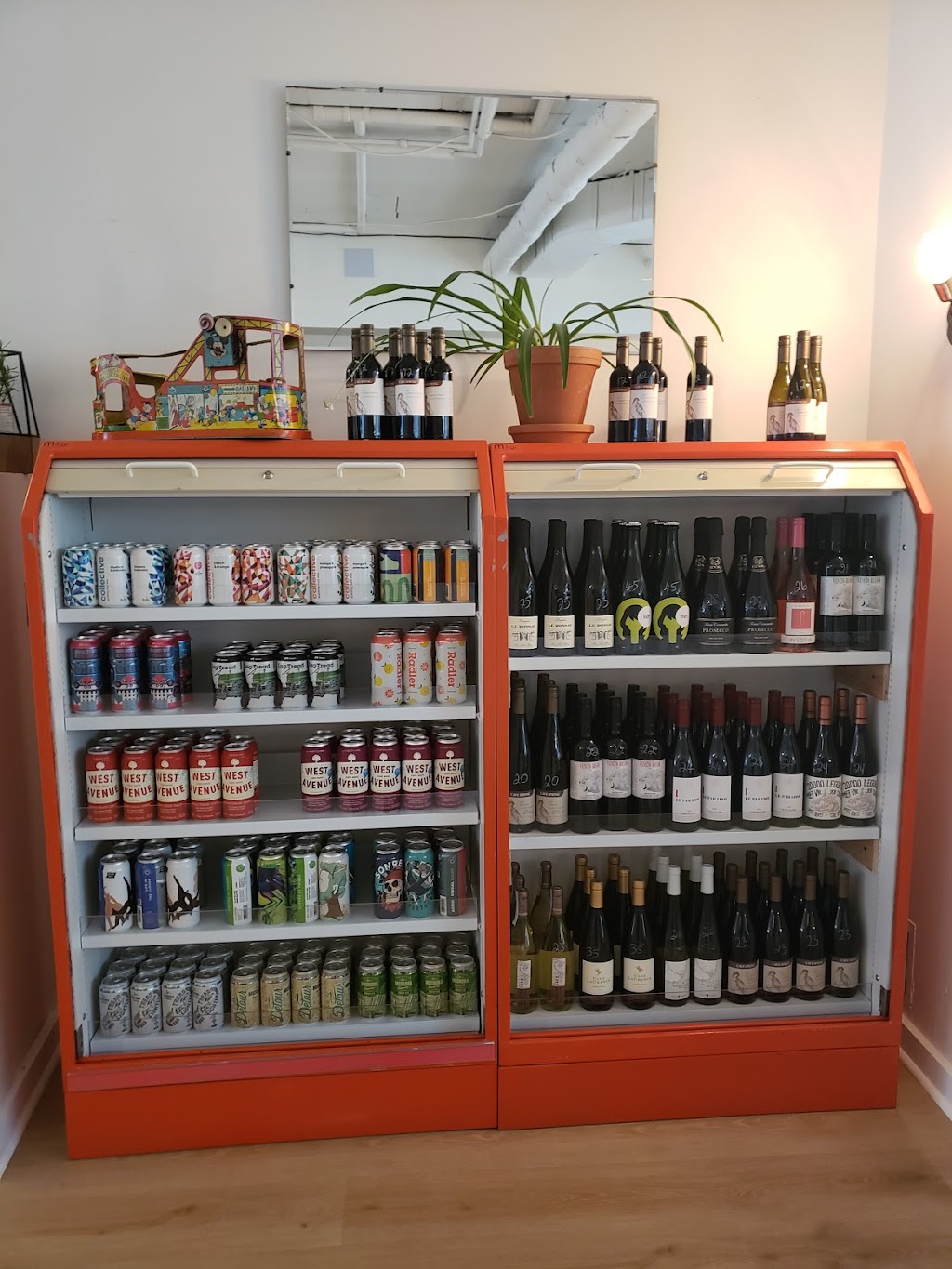 Sunnyside Provisions | 287 Roncesvalles Ave, Toronto, ON M6R 2M3, Canada | Phone: (416) 546-6736
