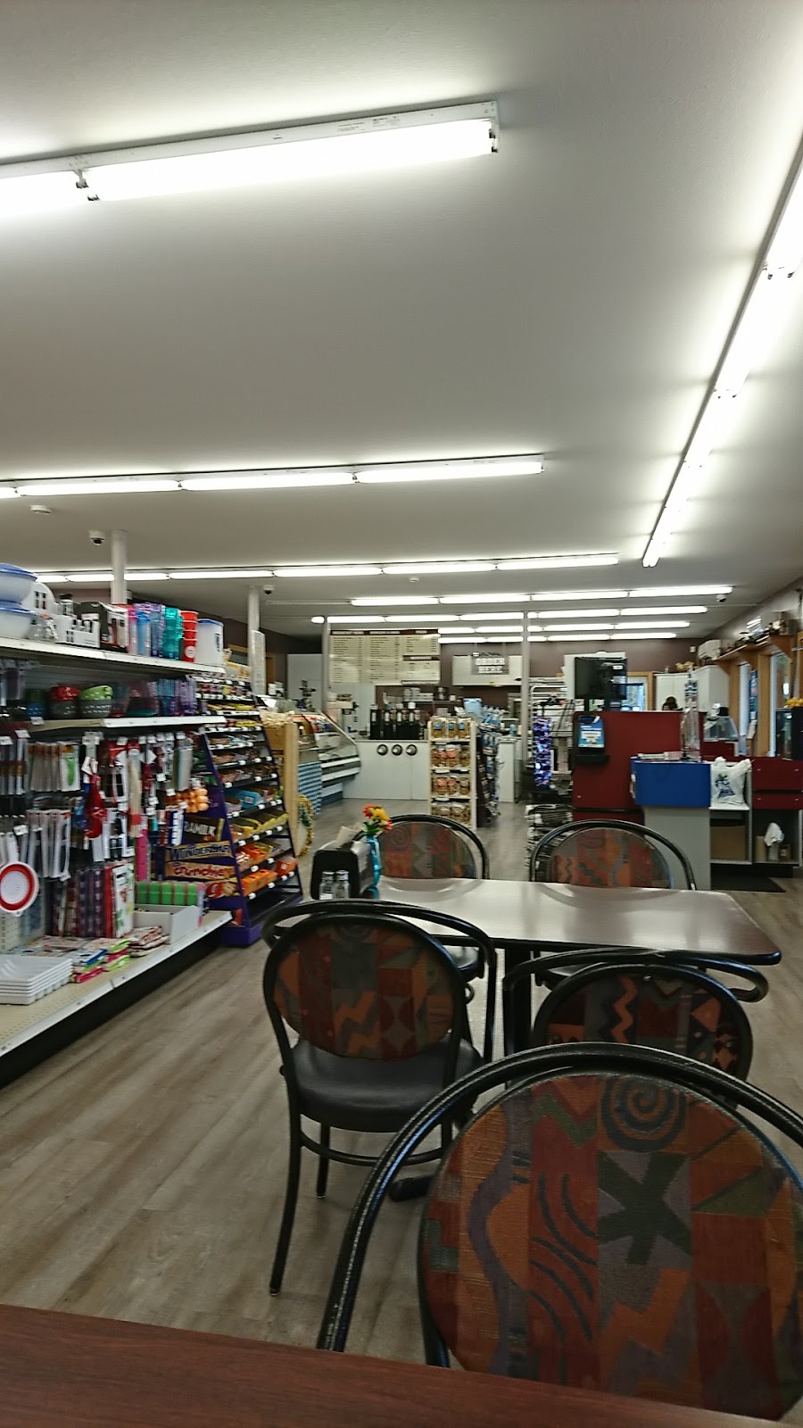 Ross Creek Country Store | 6929 Squilax-Anglemont Rd, Magna Bay, BC V0E 1M7, Canada | Phone: (250) 679-4082