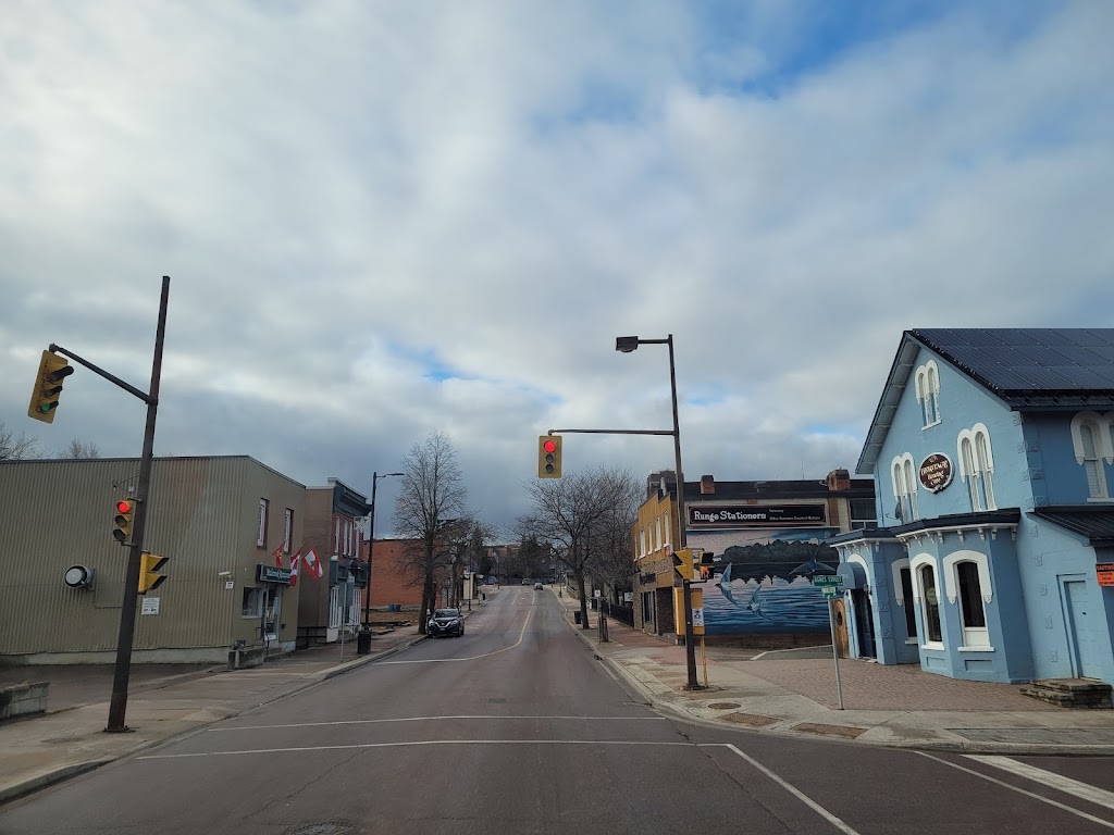 Normandeaus Car Care & Pembroke Limo Service | 811 Pembroke St W, Pembroke, ON K8A 5P5, Canada | Phone: (613) 735-1644