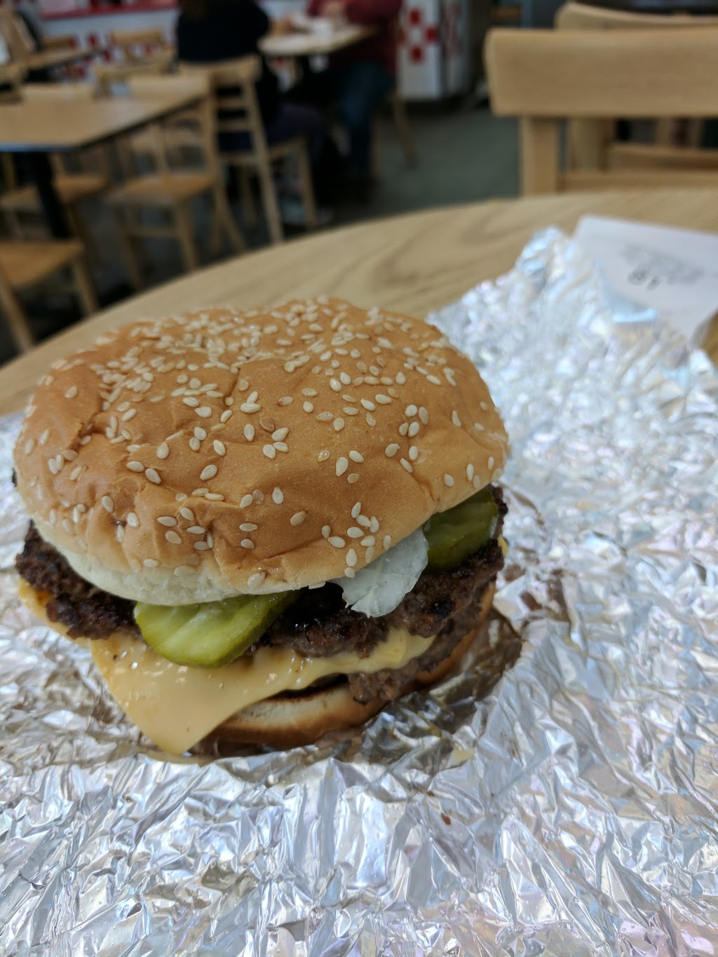 Five Guys | 18265 Yonge St, East Gwillimbury, ON L9N 0A2, Canada | Phone: (905) 895-0505