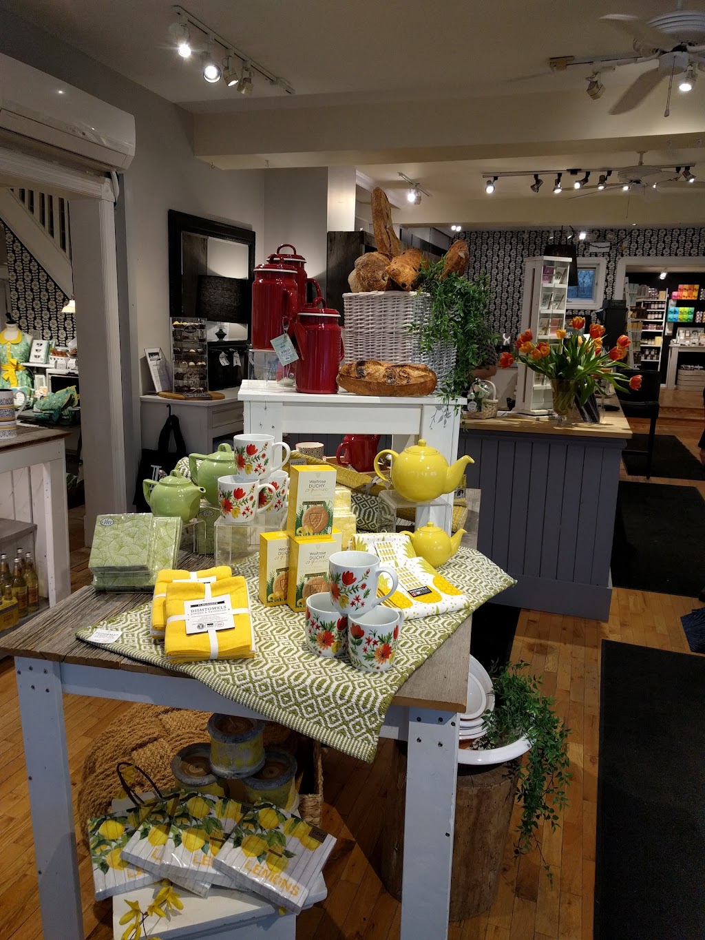 Jacobsons | 103 Beechwood Ave., Ottawa, ON K1M 1L4, Canada | Phone: (613) 746-6002