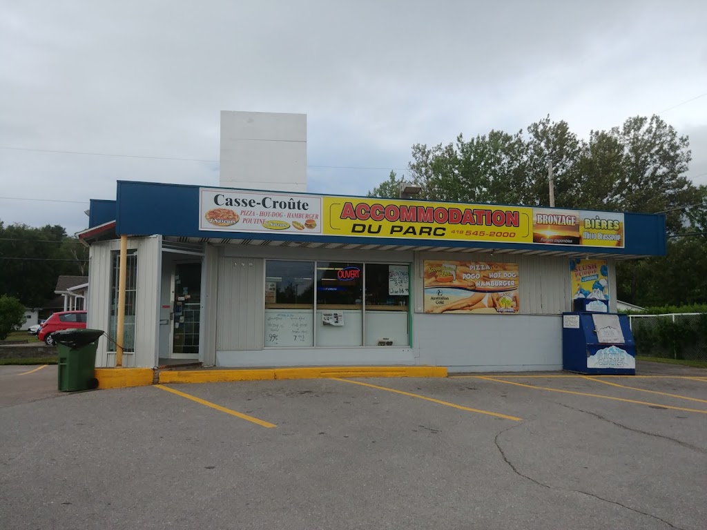 Accomodations du Parc | 590 Rue Cabot, Chicoutimi, QC G7G 4G7, Canada | Phone: (418) 545-2000