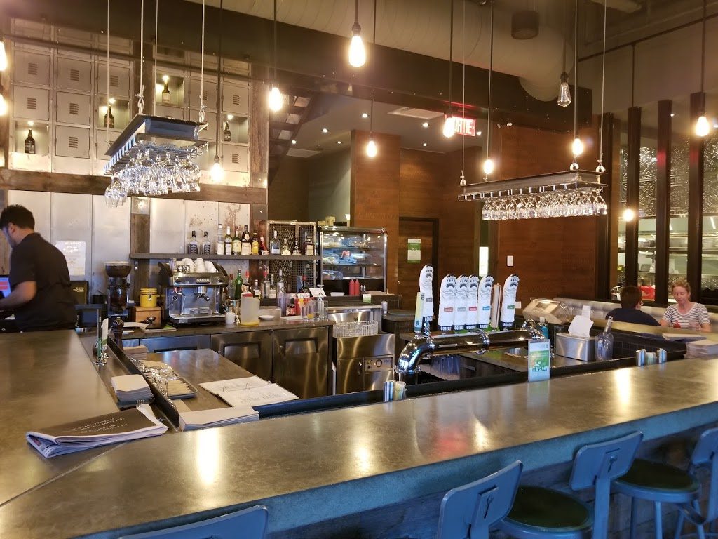 Chez Victor | 2600 Avenue du Bourg-Royal, Québec, QC G1C 5S7, Canada | Phone: (418) 661-2510