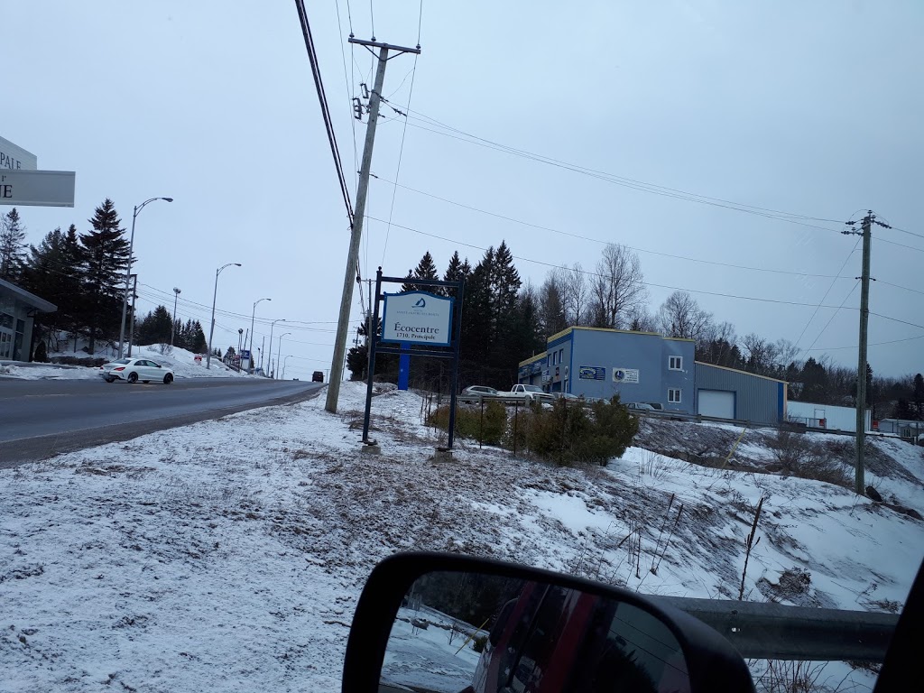 Kia Desrosiers | 2348 QC-117, Val-David, QC J0T 2N0, Canada | Phone: (819) 326-3232