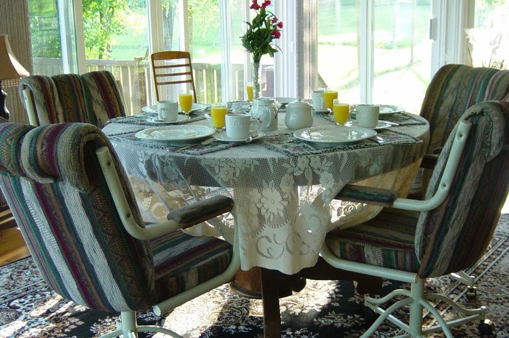 Liftlock Bed and Breakfast | 810 Canal Rd, Peterborough, ON K9L 1A1, Canada | Phone: (705) 742-0110