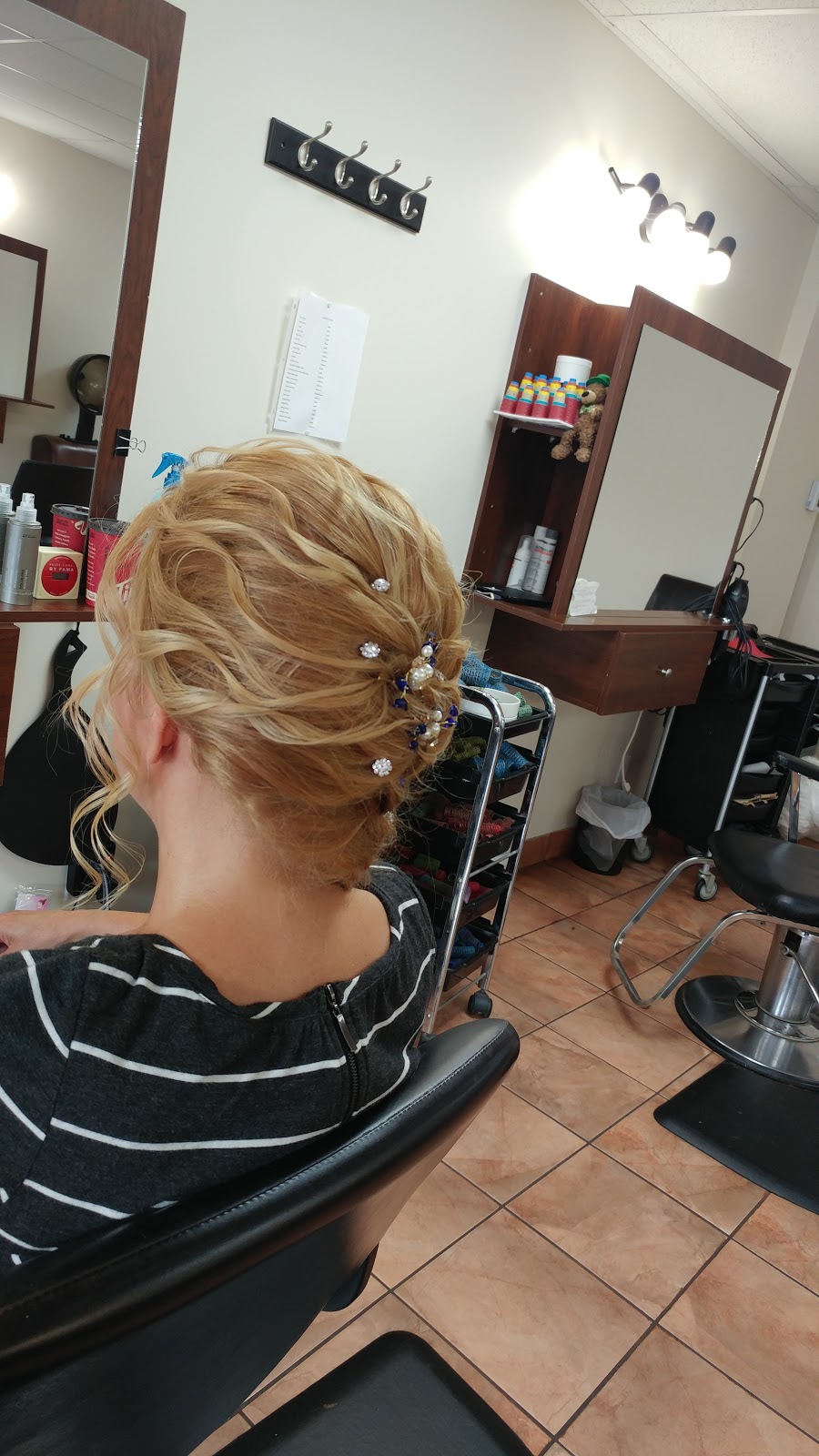 Salon Coiffure La Boite Ac 766 Avenue De Grand Mere Grand Mere Qc G9t 2h7 Canada