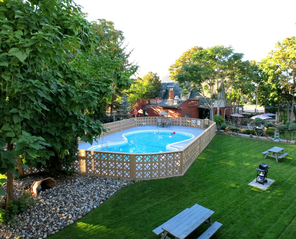 Tiki Village Motor Inn | 2408 34 St, Vernon, BC V1T 5W8, Canada | Phone: (250) 503-5566
