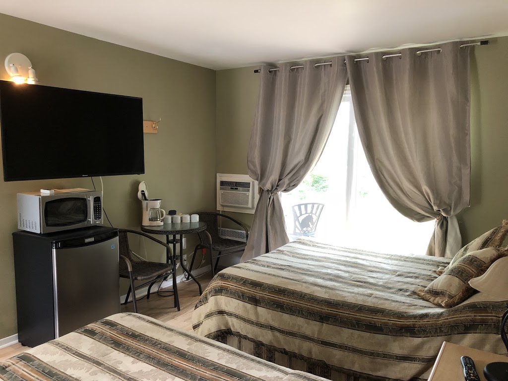 Motel Saint-Ours | 2308 Chemin des Patriotes, Saint-Ours, QC J0G 1P0, Canada | Phone: (450) 785-2403