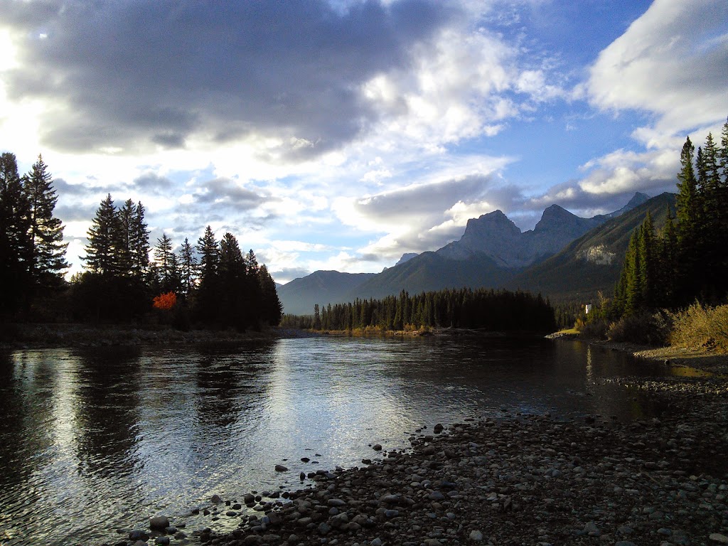 Ambleside Lodge B&B | 123A Rundle Crescent, Canmore, AB T1W 2L6, Canada | Phone: (403) 678-3976