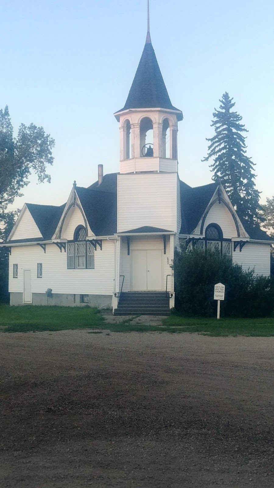 Ceylon Hotel - Residence | 500 1st Ave W, Ceylon, SK S0C 0T0, Canada | Phone: (306) 454-1210