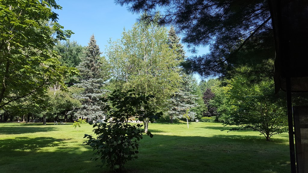 Pères Trinitaires | 200 Boulevard Robert, Granby, QC J2H 0R2, Canada | Phone: (450) 372-5125