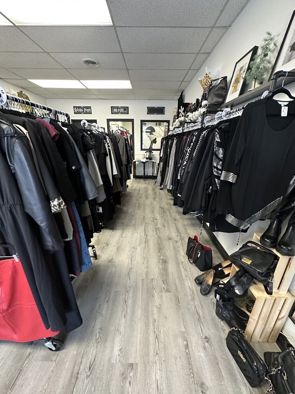 Fashion Flip | 1400 Pelham St Unit 2, Fonthill, ON L0S 1E7, Canada | Phone: (289) 969-5431