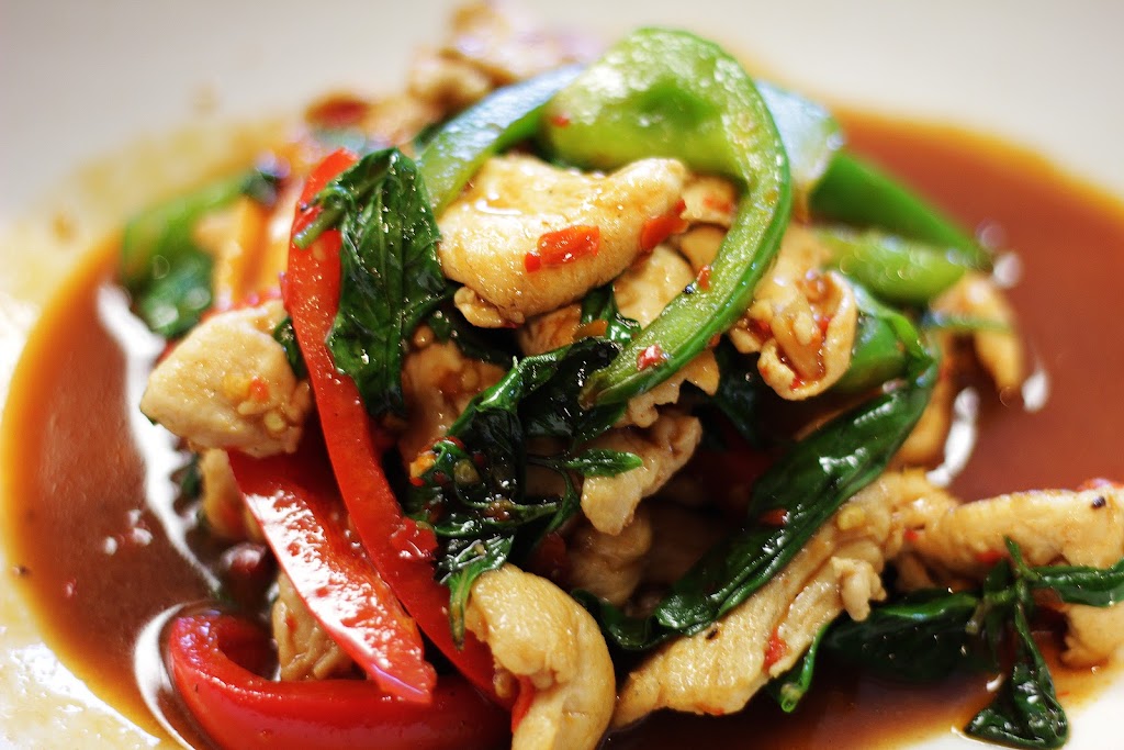 aucointhai | 77 Bd Desjardins E, Sainte-Thérèse, QC J7E 1C5, Canada | Phone: (450) 437-0271