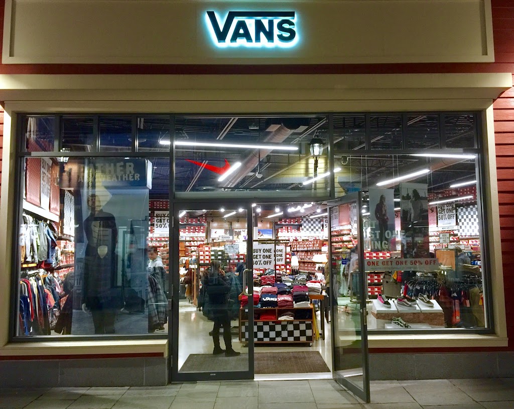 Vans | 7899 Templeton Station Rd, Richmond, BC V7B 0B7, Canada | Phone: (604) 273-3430