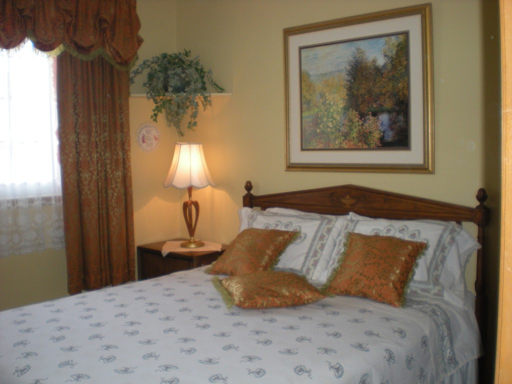 Ollies Bed & Coffee B&B | lodging | 39 Eastdale Crescent, Welland, ON L3B 1E6, Canada | 9057350928 OR +1 905-735-0928