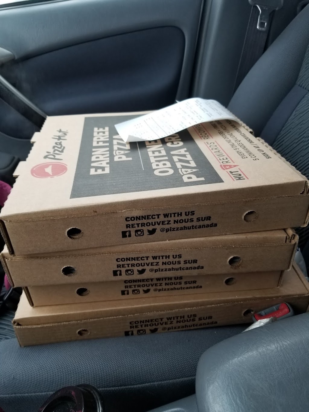Pizza Hut | 445 McPhillips St, Winnipeg, MB R2X 2Z8, Canada | Phone: (204) 953-4150