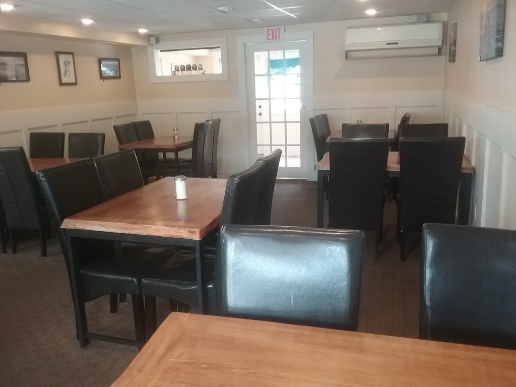 Eagles Nest Restaurant | 183 Hastings St N, Bancroft, ON K0L 1C0, Canada | Phone: (613) 332-1347
