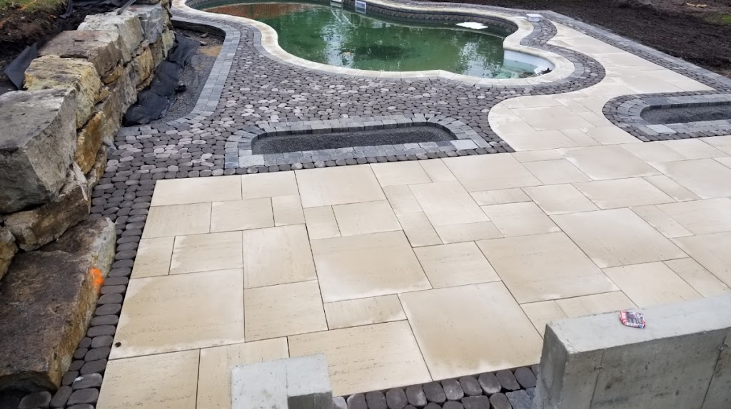 Les Paves Prestige | 903 Bd de Léry, Léry, QC J6N 1B8, Canada | Phone: (514) 688-6914