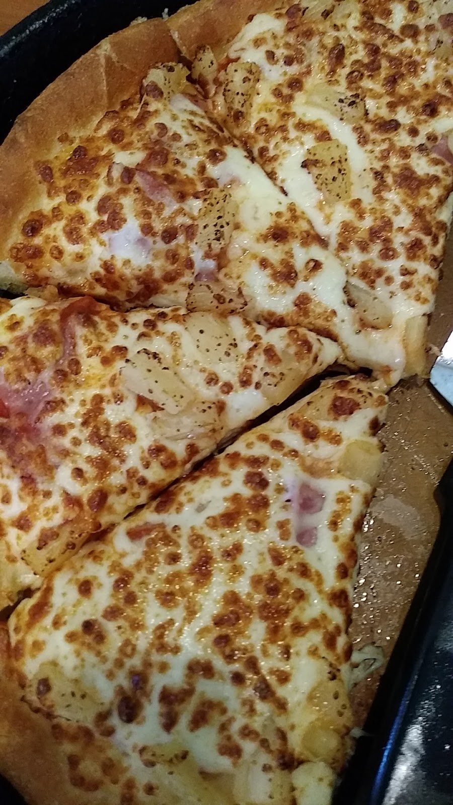 Pizza Hut | 8802 100a St, Fort Saskatchewan, AB T8L 2T2, Canada | Phone: (403) 310-1010
