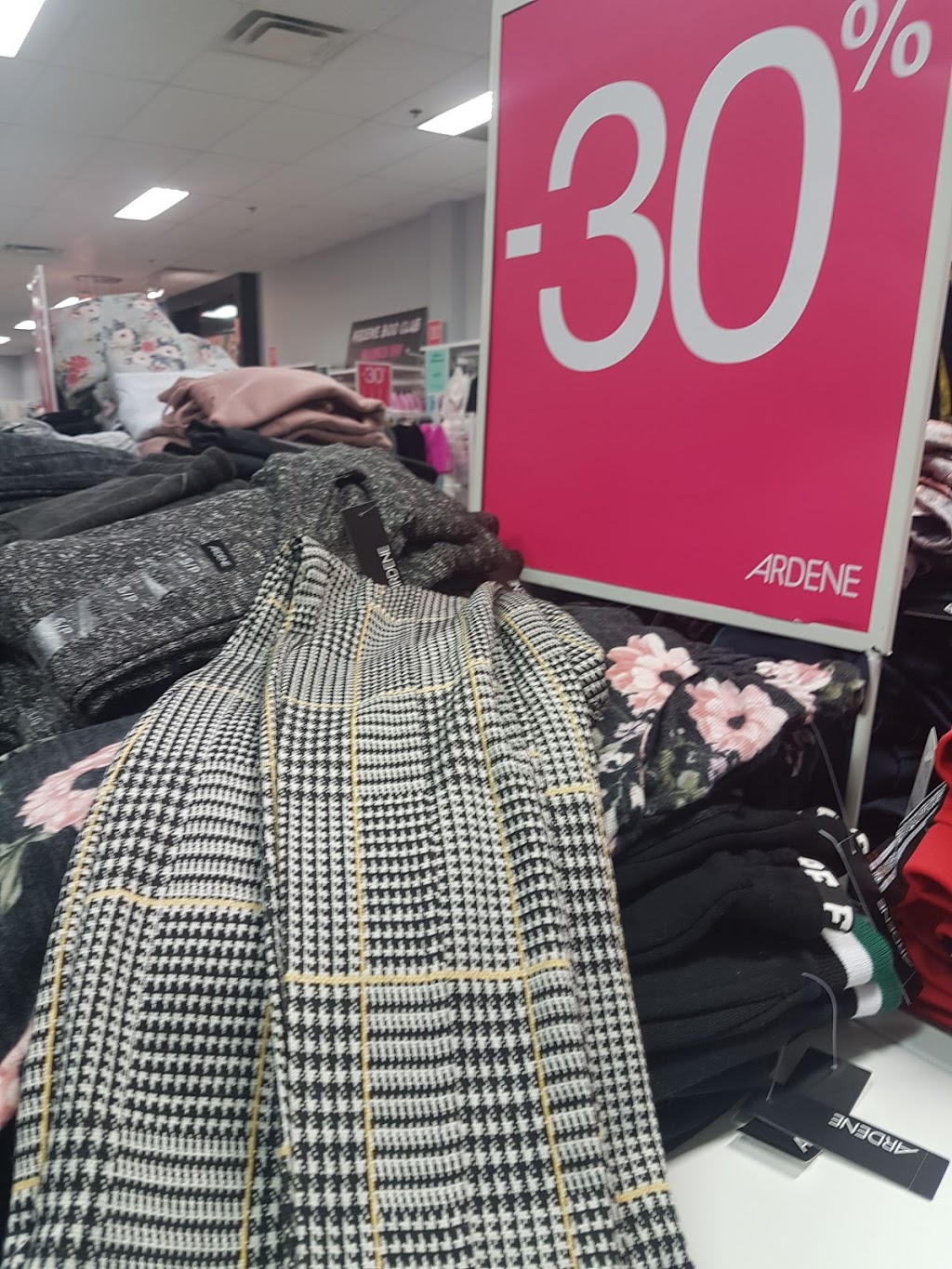 Ardene | 243 King St E, Bowmanville, ON L1C 3X1, Canada | Phone: (905) 448-5324