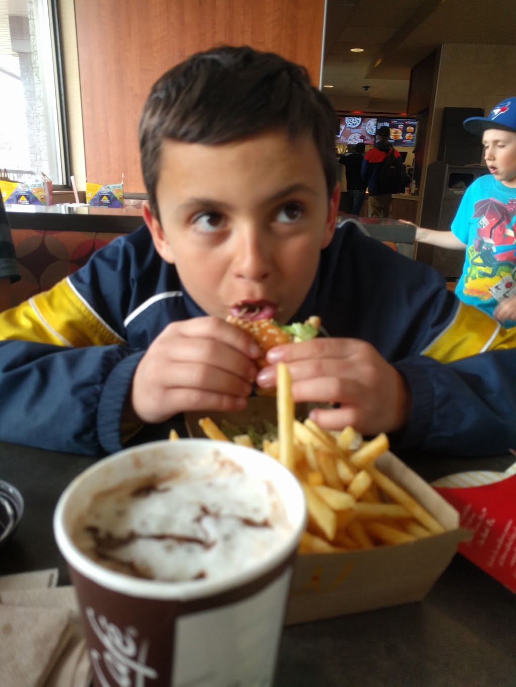 McDonalds | 666 Fairway Rd S, Kitchener, ON N2C 1X3, Canada | Phone: (519) 894-0720