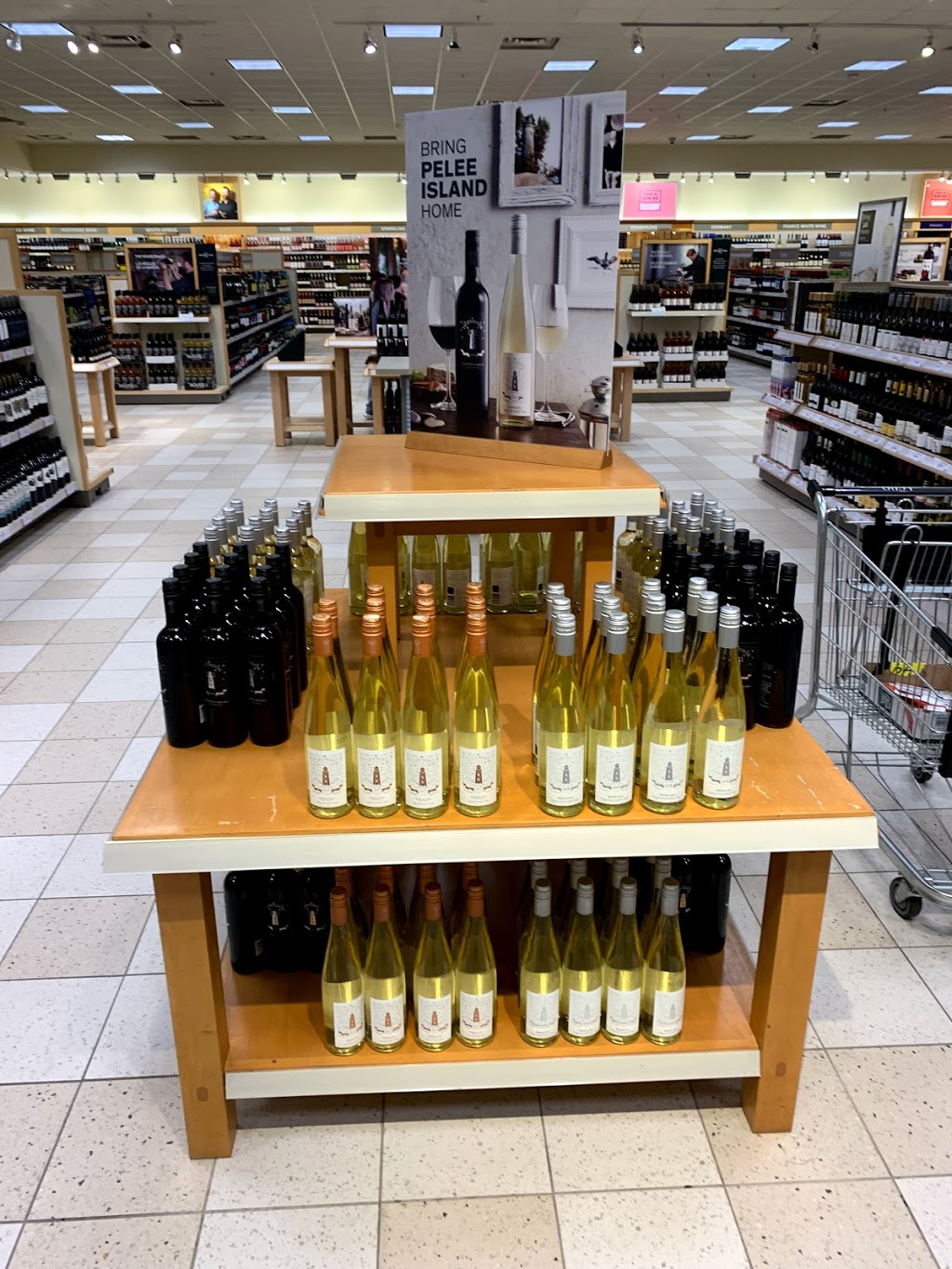 LCBO | 251 Oak Walk Dr, Oakville, ON L6H 6M3, Canada | Phone: (905) 257-6300